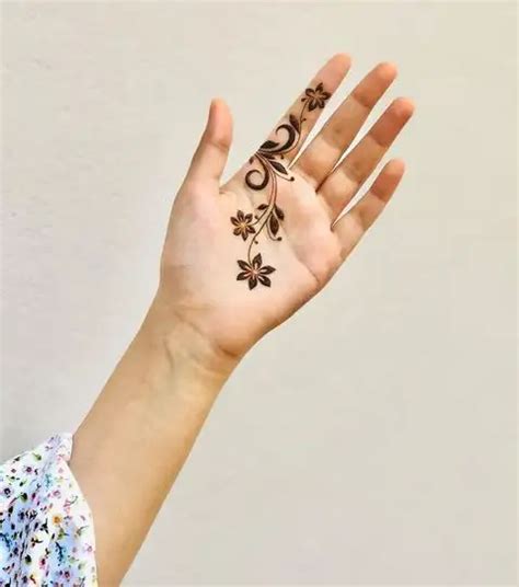 10 Stunningly Simple Mehndi Design Images for Any Occasion: Click Here Now!