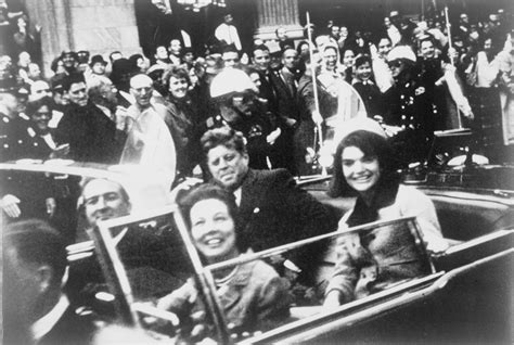 File:John F. Kennedy motorcade, Dallas crop.png - Wikimedia Commons