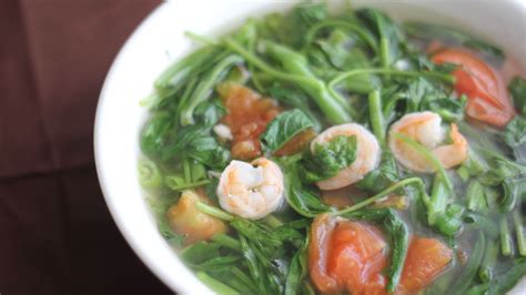 Canh Rau Muong (Vietnamese Water Spinach Soup) | Water spinach, Asian soup recipes, Spinach soup