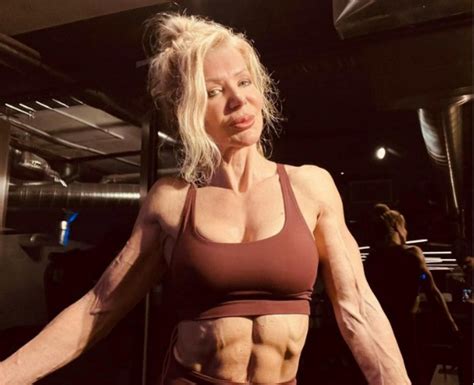 “Don’t Need To Lift Super Heavy Weights”: 65-Year-Old Ripped Fitness ...