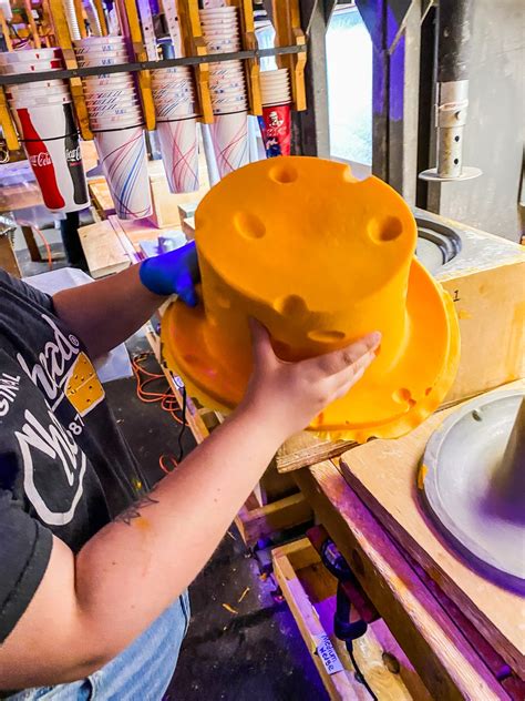 How the iconic Wisconsin Cheesehead is made - CNET