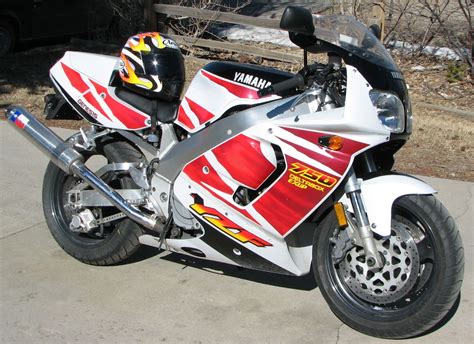 File:1996 Yamaha YZF750R.jpg - Wikipedia