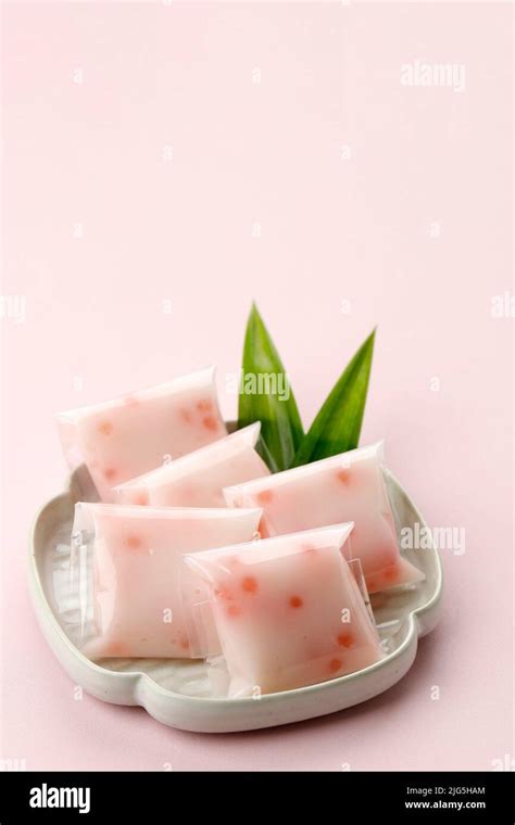 Kue jentik manis hi-res stock photography and images - Alamy