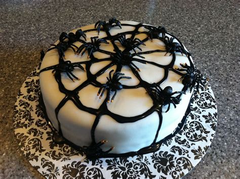 Spider Halloween cake Halloween Spider, Halloween Cakes, Halloween Ideas, Halloween Party, 5th ...