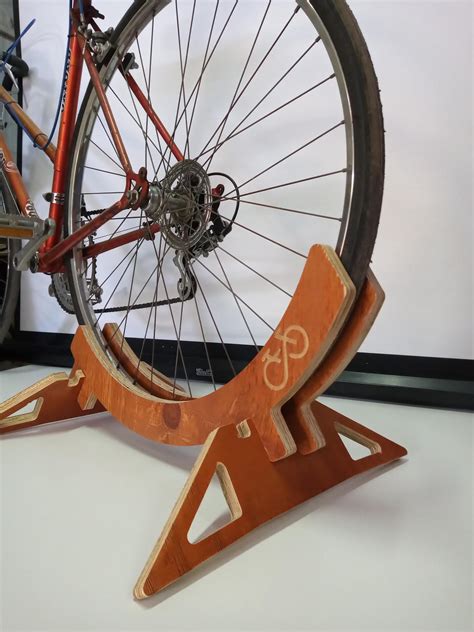 Soporte Universal de Bicicleta – Diseño Par – Fabricación, Diseño de Muebles