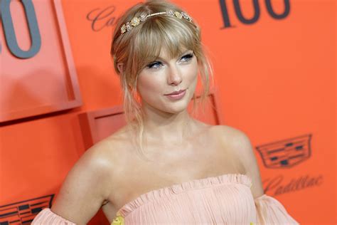 Taylor Swift Confirms Two New Songs From 'Lover' Album