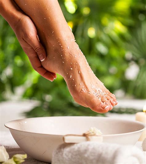 Benefits Of Epsom Salt Foot Soak & How To Use It For The Feet