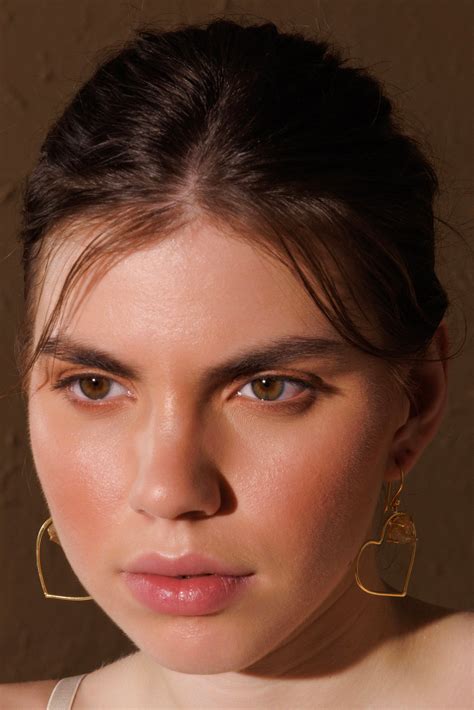 Gold Quartz Heart Earring – Bellona