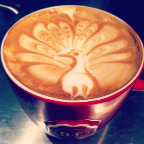 Peacock latte art Café Latte, Coffee Latte Art, Coffee Lover, Coffee Shop, Sweet Coffee, I Love ...
