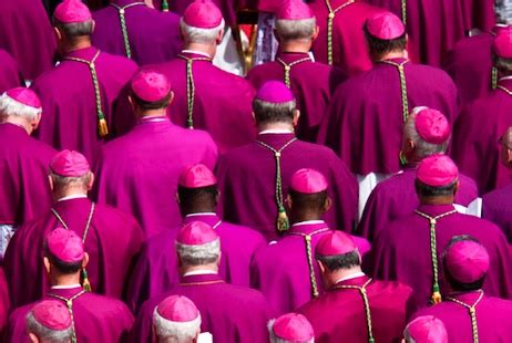 On abuse, the pope calls the bishops to Rome – In Caelo et in Terra