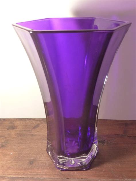 HOOSIER GLASS VASE - Hoozier Purple Glass Vase - Vintage Hoosier Lavender Vase | Vintage art ...