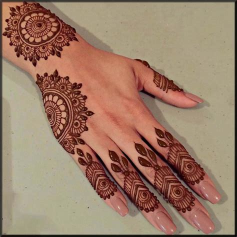 Easy Mehndi Designs