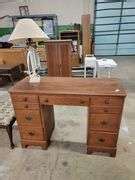 Student Desk w/ Desk Lamp - Delaware Auction Center