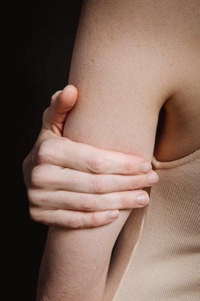 Why Do I Have a Bumpy Rash On My Arms?: Allergy Associates of Utah ...