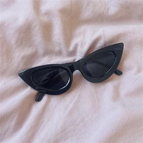 🖤BLACK CAT EYE SUNGLASSES🖤 - super cute and they go... - Depop