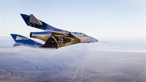 Second SpaceShipTwo flies free for first time