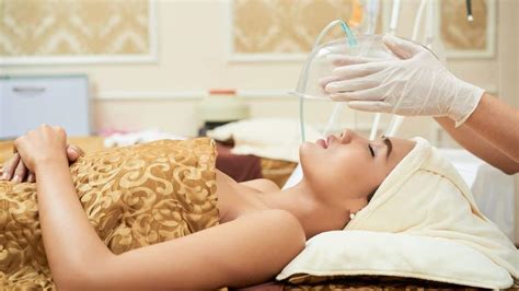 5 Best Facial Treatments for Dry Skin - WOMS