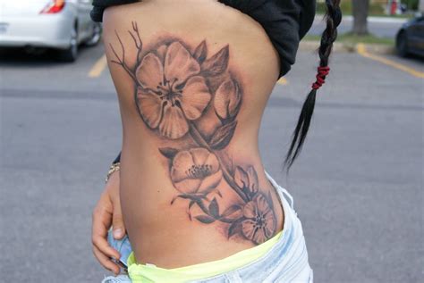 35 Stunning Side Tattoos For Girls | Side Tattoo Designs