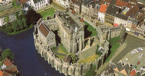 Korttikuja 6 / Card Alley 6: Gravensteen Castle, Gent, Belgium