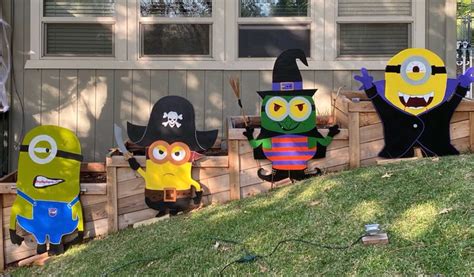 Minion Halloween, Yard Decorations, Minions, Holiday, Painting ...