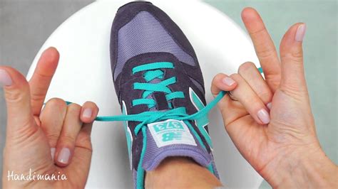 Tie a Shoelace in 2 Seconds - YouTube