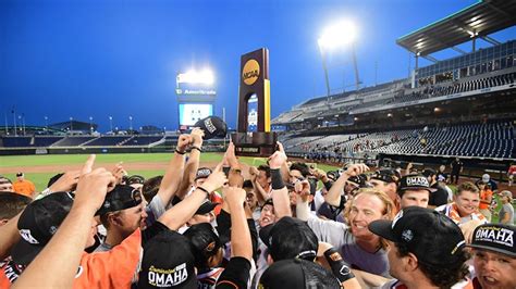 College baseball games to re-air on Facebook and Twitter | NCAA.com