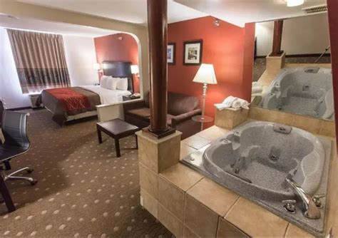 12 Pittsburgh Hotels With Hot Tub In Room or Jacuzzi Suites