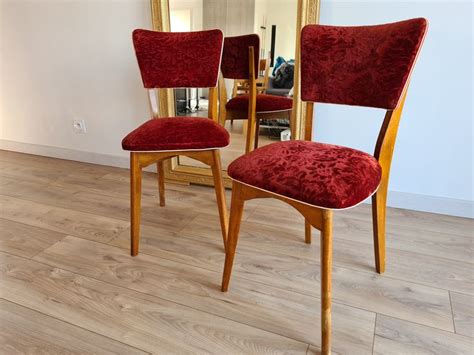 Paire de chaises vintages velour rouge par ParLesPetitesMains sur Etsy | Chaise de salle à ...