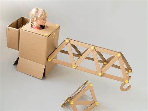 DIY Cardboard Crane | Cardboard toys, Diy mechanical toys, Cardboard ...