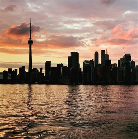 Toronto Sunset Sail | Sunset Sailing Toronto - Epic Experiences