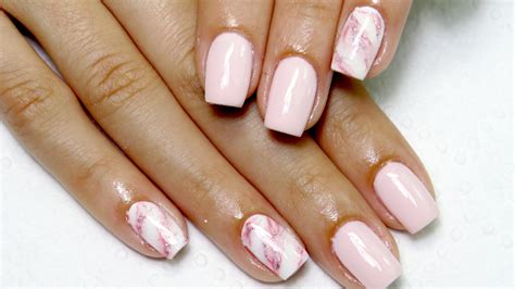 55 Short Nail Designs For Your Next Manicure