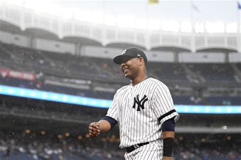 Edwin Encarnacion rejoins Yankees, bats fifth - Pinstripe Alley