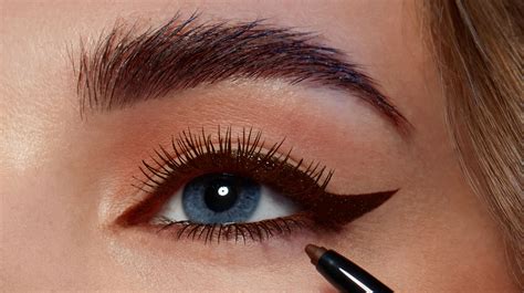 How To Apply Pencil Eyeliner