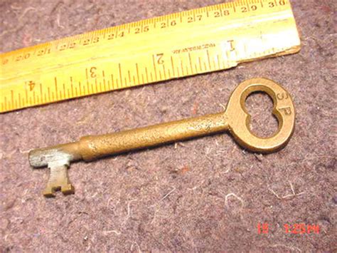 VINTAGE ADLAKE SP KEY/OLD BRASS KEY/SKELETON KEY/DOOR,PADLOCK-JAIL KEY/3 9/16" -- Antique Price ...