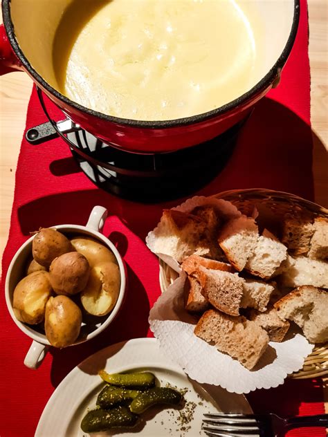 How to prepare cheese fondue at home (practical guide) - Newly Swissed Online Magazine