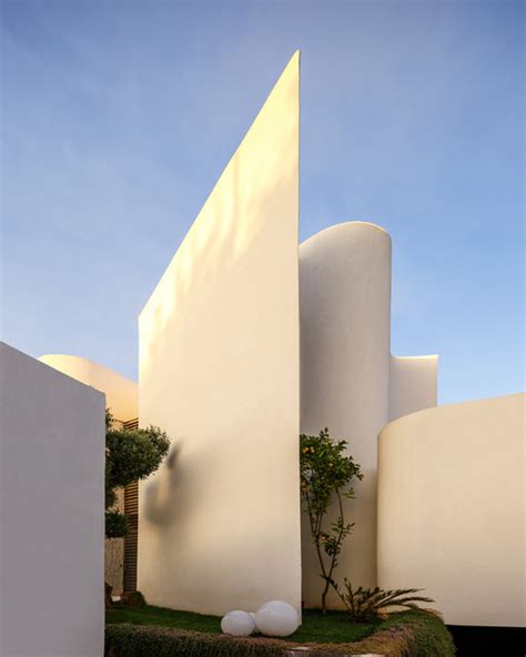 Experience Contemporary African Architecture Beyond Stereotypes | ArchDaily