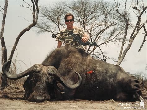 Hunting Cape Buffalo With Bow | AfricaHunting.com