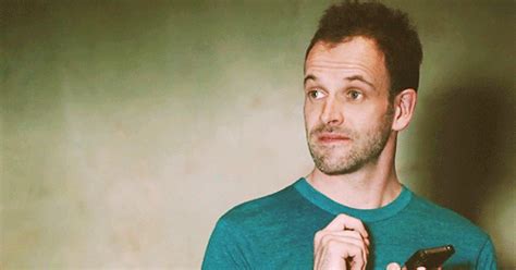 jonny lee miller sherlock holmes gif | WiffleGif