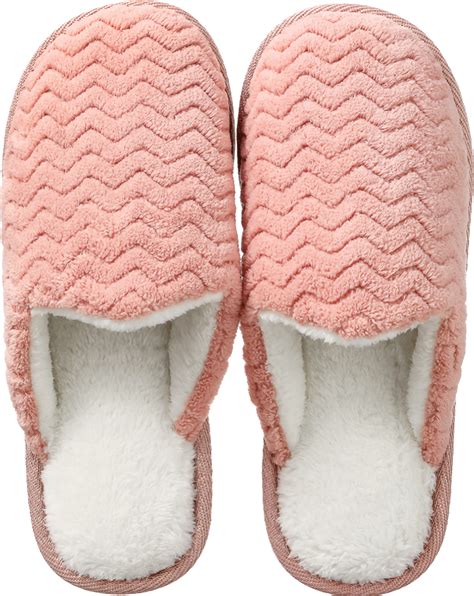Slippers PNG transparent image download, size: 795x1000px