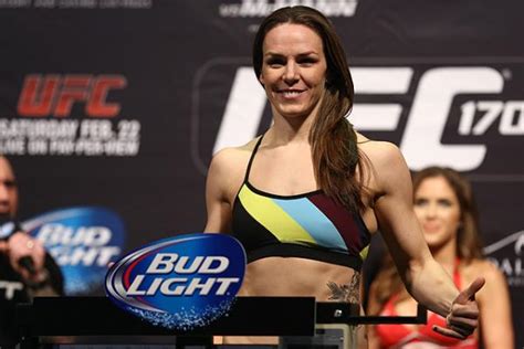 Alexis Davis Returns After Pregnancy To Fight Sara McMann