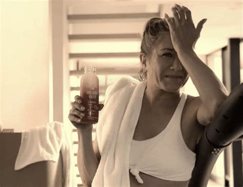 Jennifer Aniston GIF - Jennifer Aniston Laughing - Discover & Share GIFs