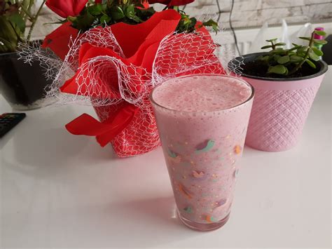 Muzlu Çilekli Smoothie Tarifi - Diyettekiler İçin - Rujum ve Kahvem