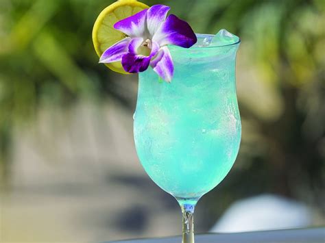 How to Make a Blue Hawai‘i Cocktail - Hawaii Magazine