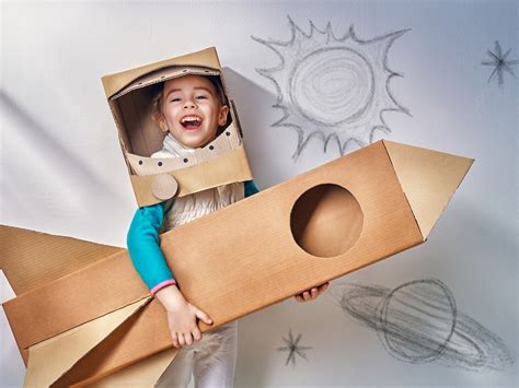 Last-Minute Halloween Costumes With Cardboard Boxes