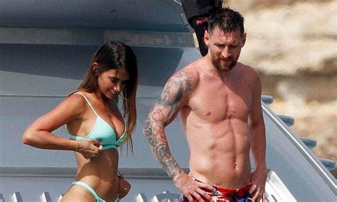 Afirman que Antonela Roccuzzo le dejó en claro a Lionel Messi en qué club quiere que siga su ...