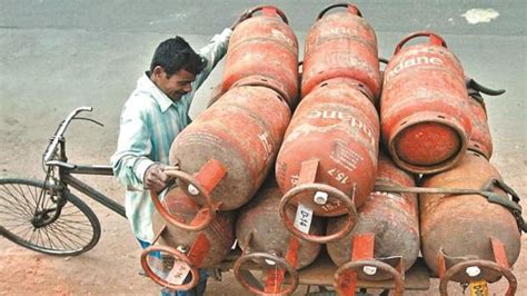 Congress leveraging LPG cylinder delivery boys to amplify its campaign ...