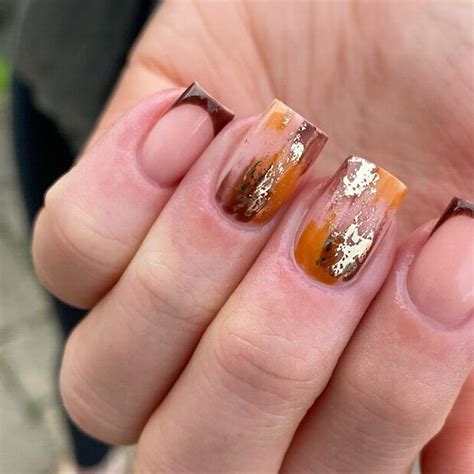 16 Fall Leaf Nail Art Designs That'll Put You In An Autumnal Mood