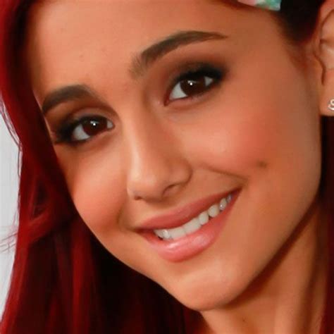 Ariana Grande Makeup: Brown Eyeshadow & Pink Lipstick | Steal Her Style