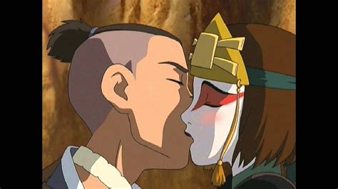 Sukka (Sokka and Suki) ~Kissing~ - YouTube