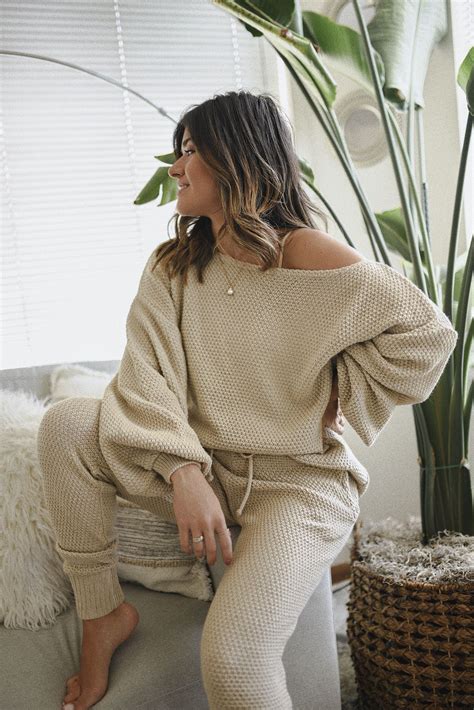 AT HOME COZY STYLE IDEAS | CHIC TALK in 2020 | Cute lounge outfits, Lounge wear stylish ...